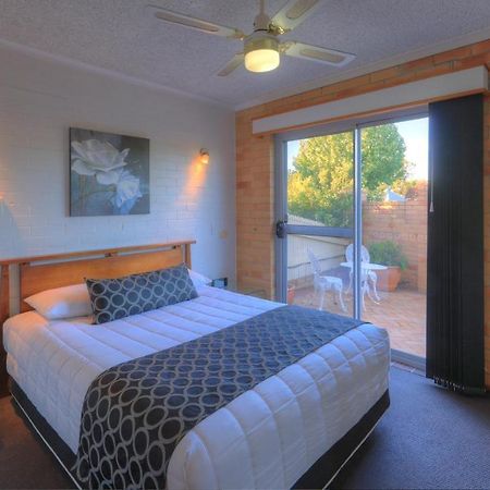 Cousins Motor Inn Inverell Bagian luar foto
