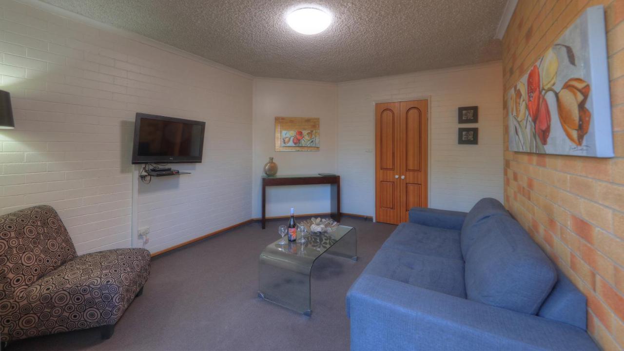 Cousins Motor Inn Inverell Bagian luar foto