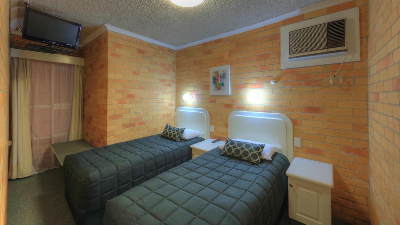 Cousins Motor Inn Inverell Bagian luar foto