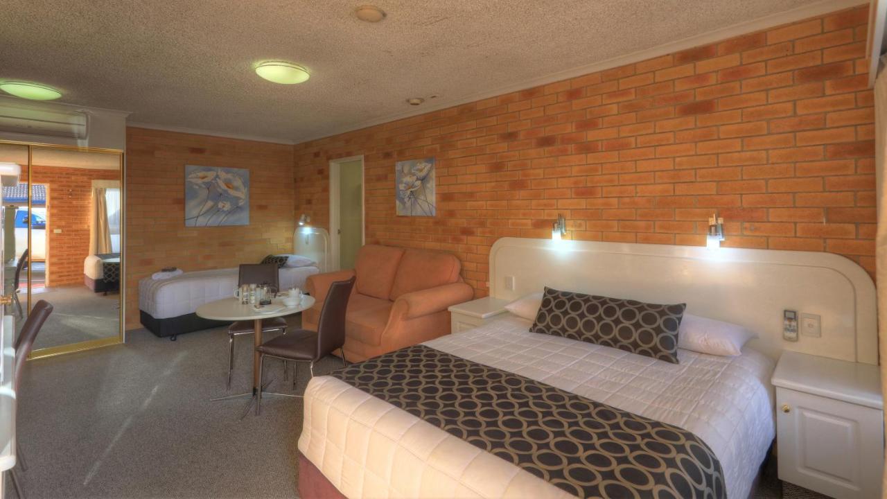 Cousins Motor Inn Inverell Bagian luar foto