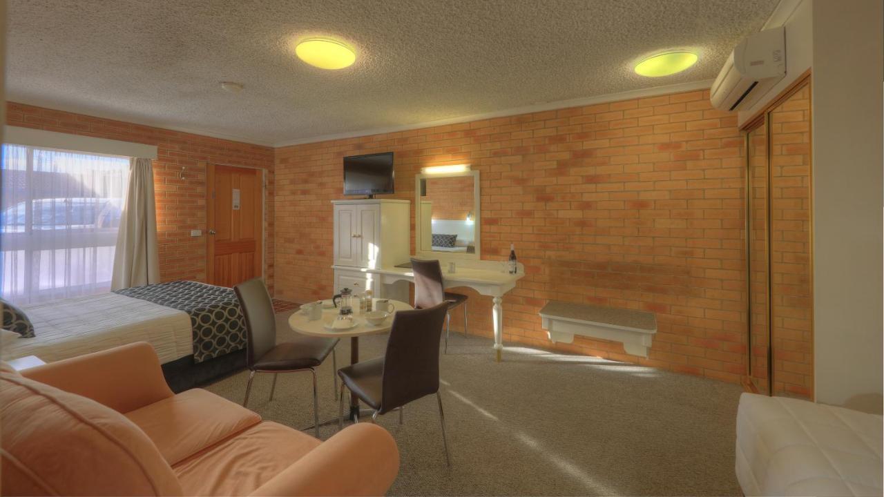 Cousins Motor Inn Inverell Bagian luar foto