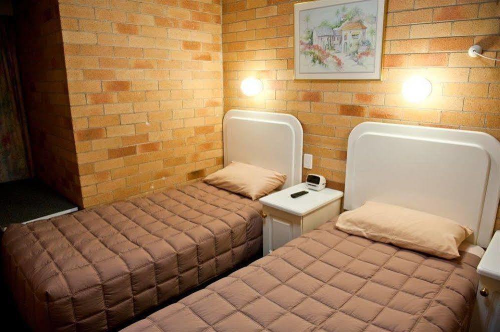 Cousins Motor Inn Inverell Bagian luar foto